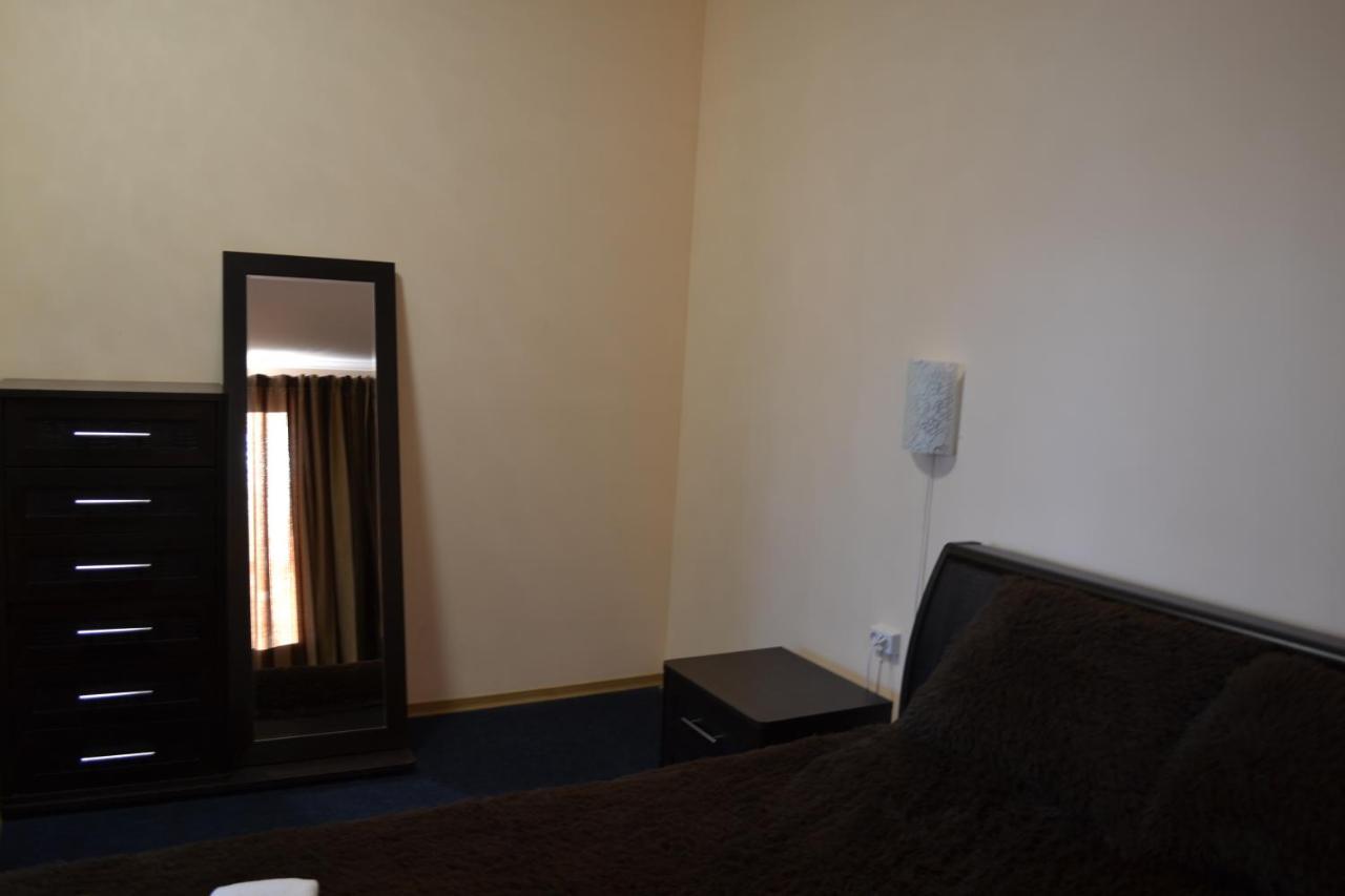 Art Hotel Černivci Esterno foto