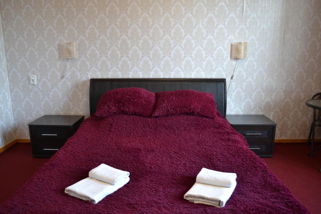Art Hotel Černivci Esterno foto