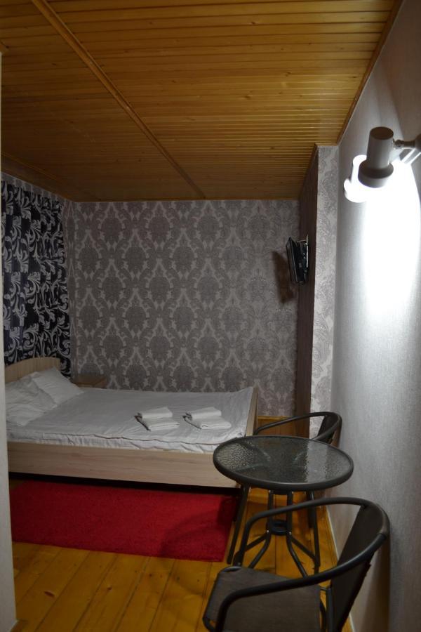 Art Hotel Černivci Esterno foto