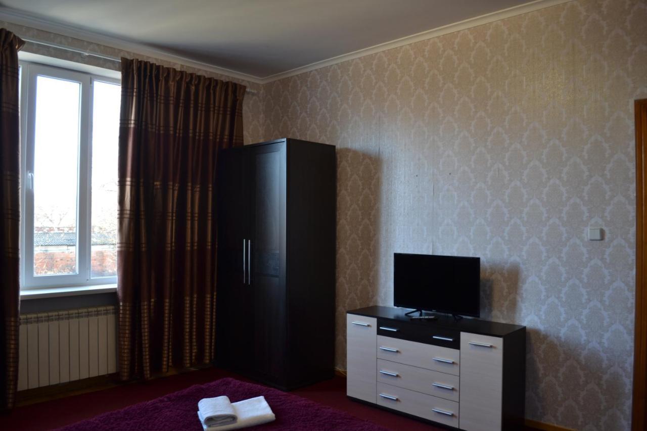 Art Hotel Černivci Esterno foto