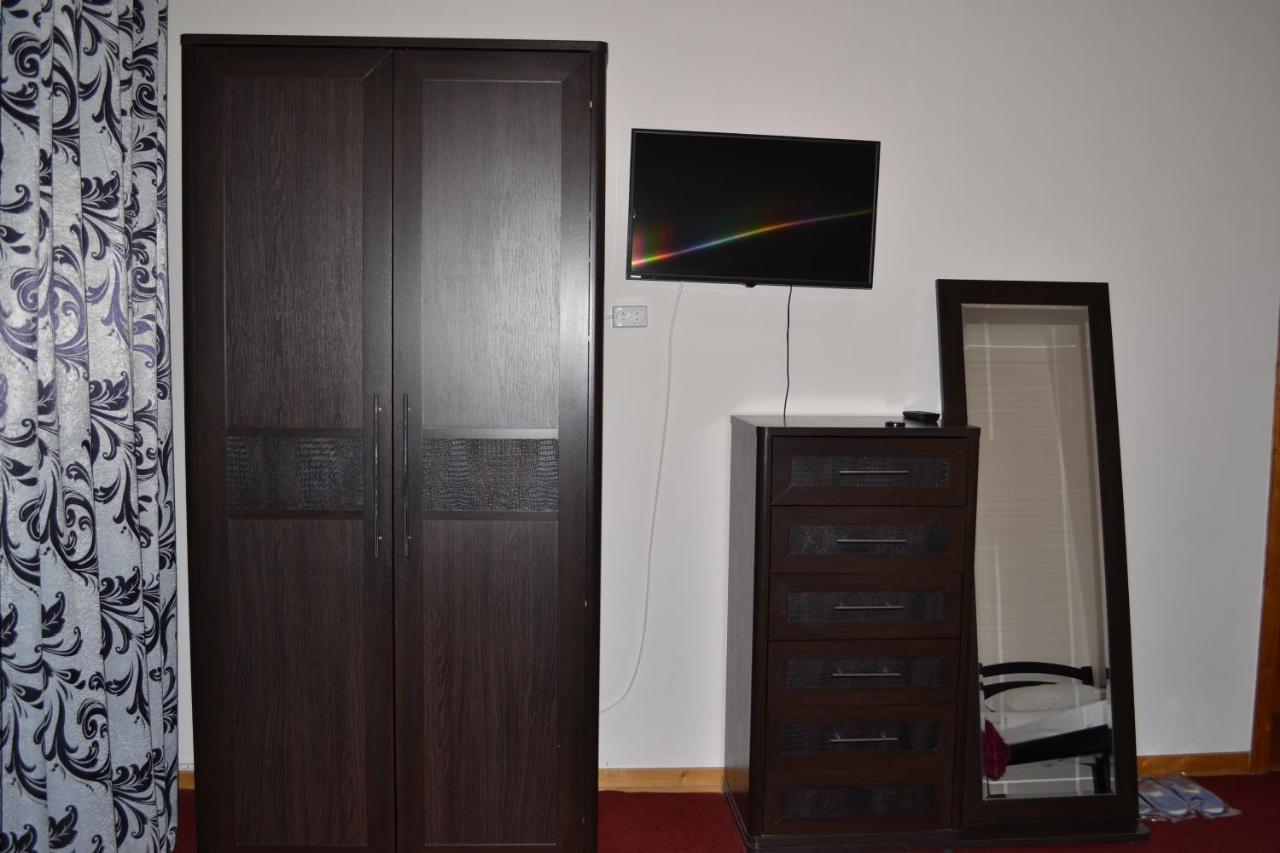Art Hotel Černivci Esterno foto